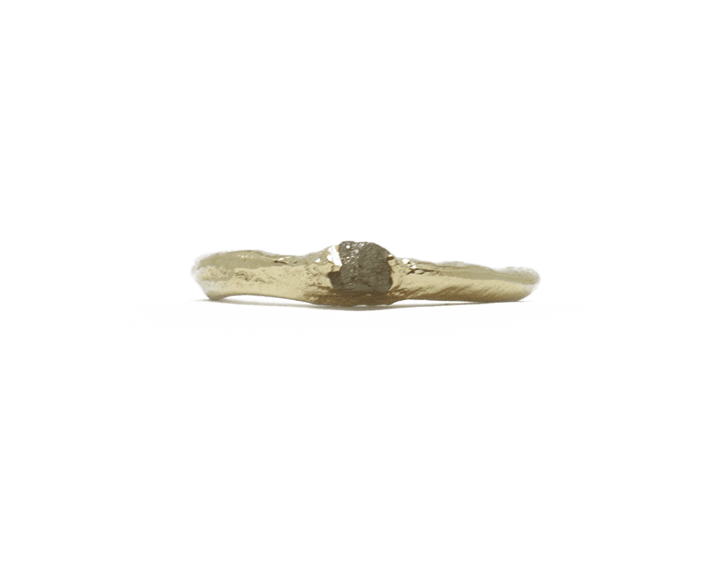 Wabi Sabi Rå ring of gold with raw diamond