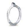 14 karat Hvitt gull. En organisk ring med en 3 mm stor rådiamant støpt inn i ringen. Håndlaget. Velg mellom størrelse 48 - 72.