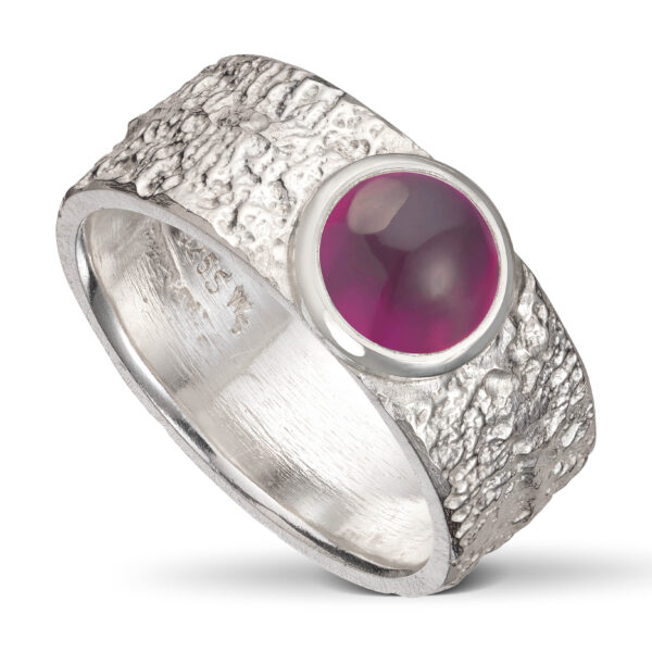 Frosted silver ring, w/8 mm deep red Rhodolite.